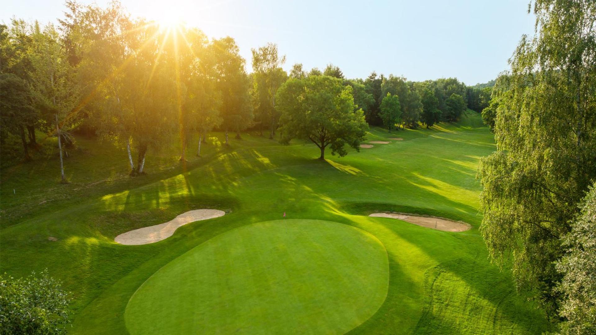 Logis Hotel Golf Le Domaine Du Val De Sorne Vernantois Exteriér fotografie