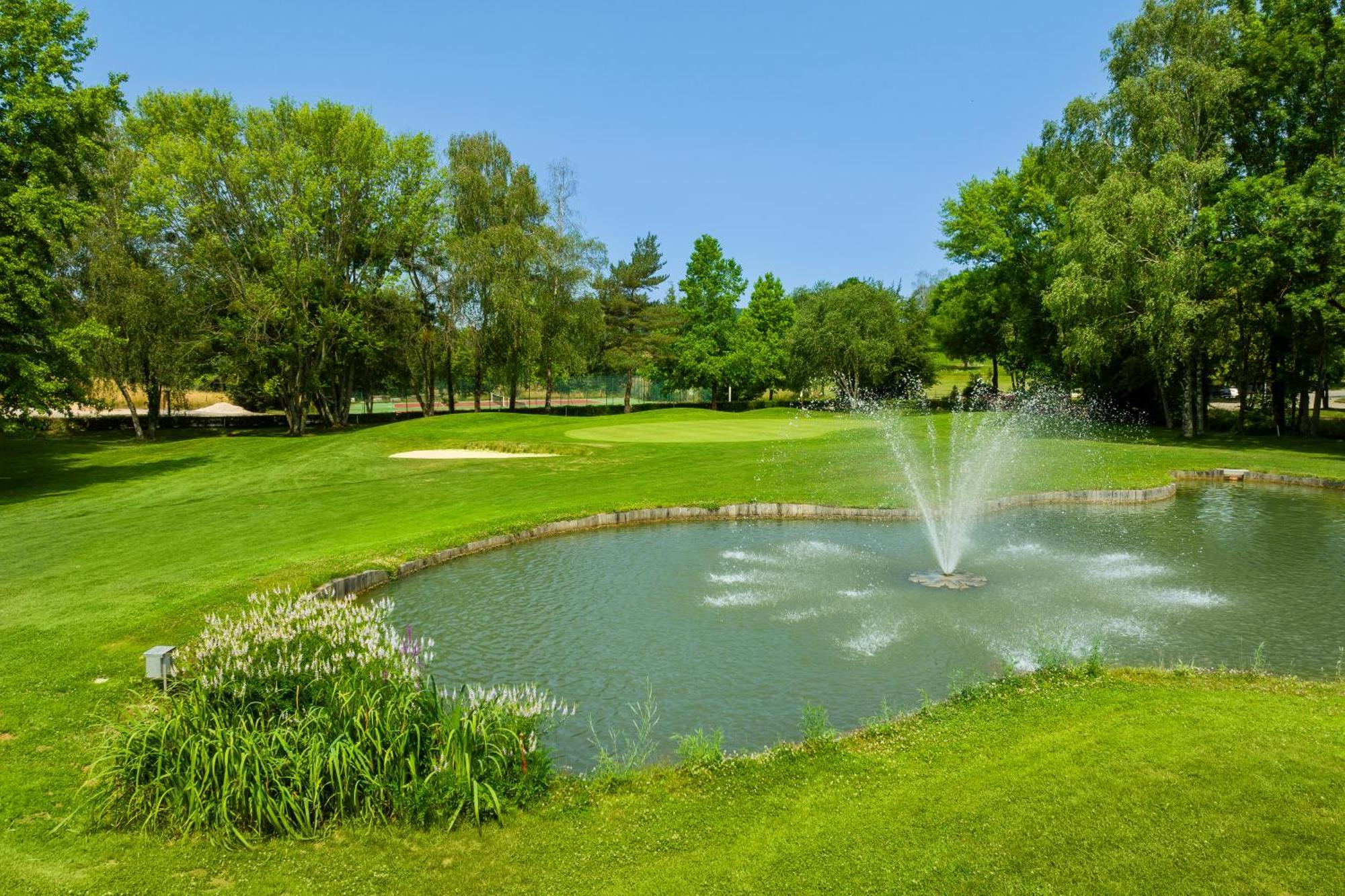 Logis Hotel Golf Le Domaine Du Val De Sorne Vernantois Exteriér fotografie